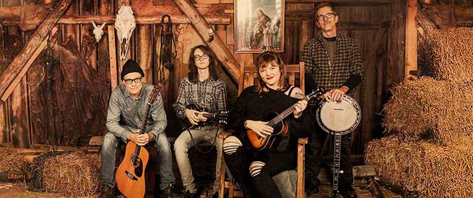 Bluegrass Beyond Borders: Pine Hearts Menemukan Inspirasi di Seluruh Dunia